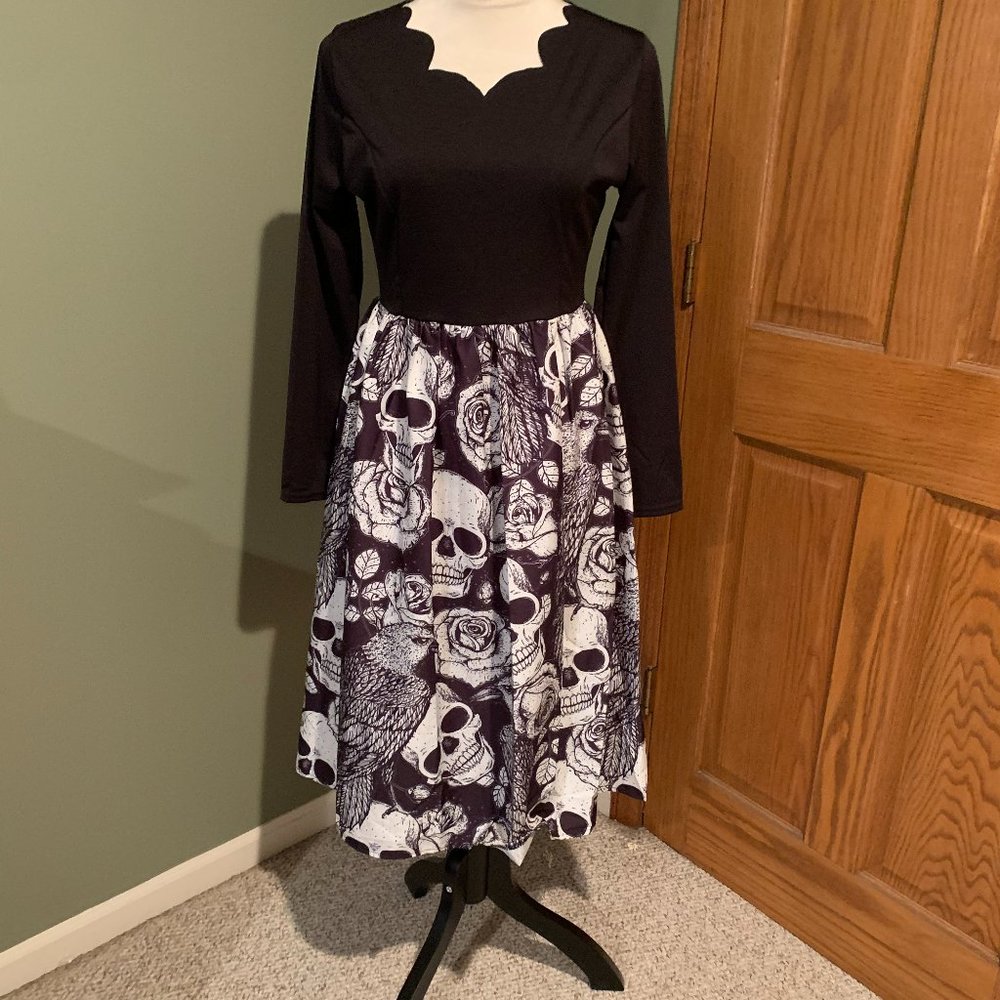 LONG SLEEVE BLACK TOP. SKULL SKIRT DRESS SIZE S  #404